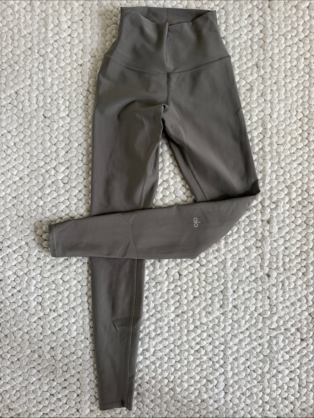 Alo Yoga High-Waist Leggings in olive Green XXS